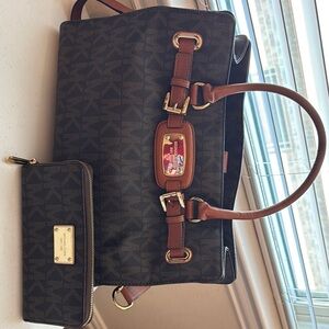 Stylish Michael Kors Black and Brown Handbag Set